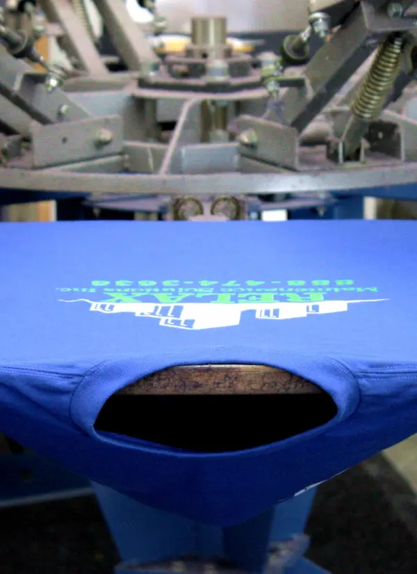 School Custom Tees 11 » Pipil Print CUSTOM-SCREEN-PRINTING-PROCESS-ROYAL-BLUE-COLOR